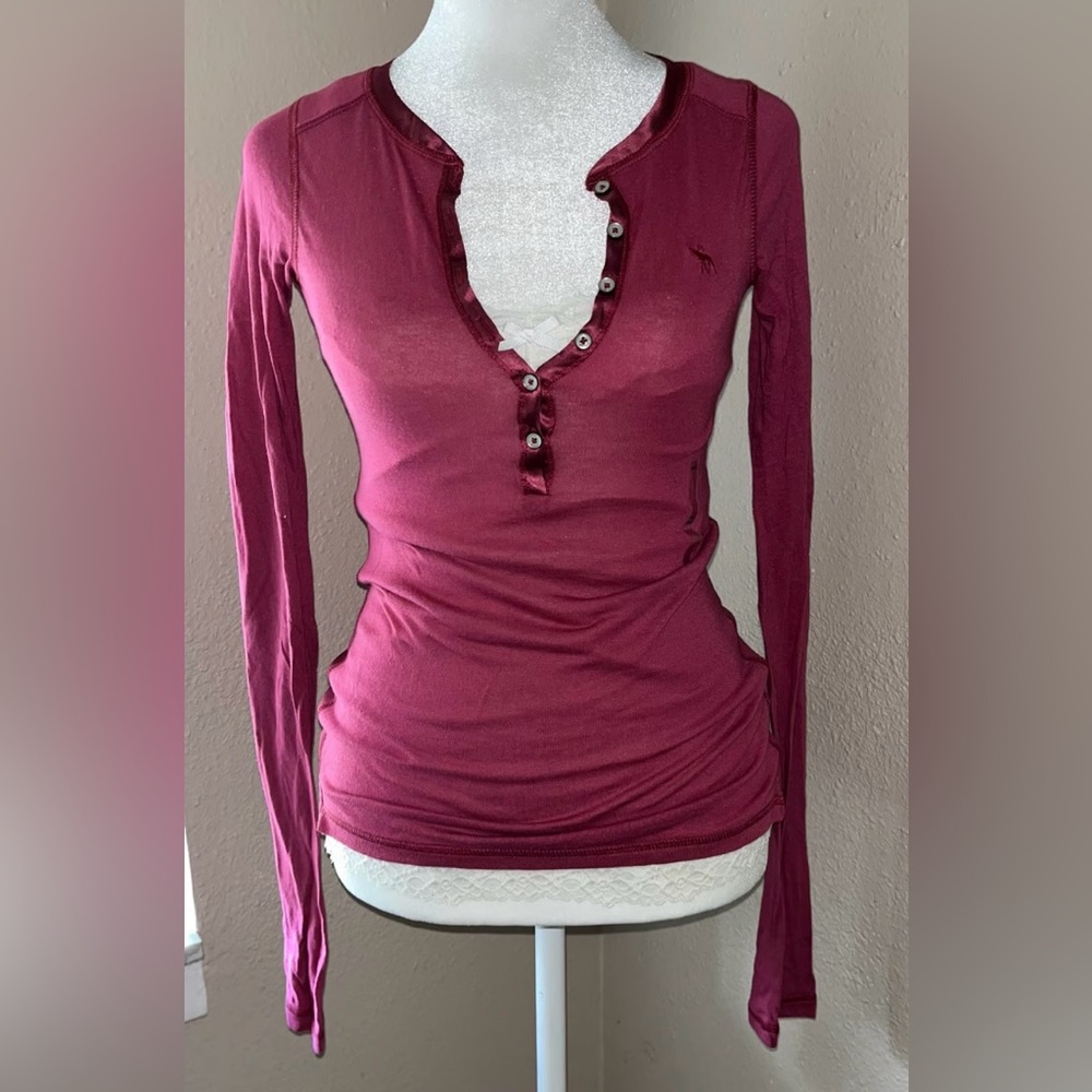 Abercrombie & Fitch Extremely Rare Vintage Y2K Long Sleeve Maroon Henley Top